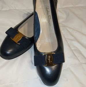 Salvatore Ferragamo Vera Bow Heel Navy 9